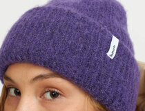 0 Fluffy Beanie Violet