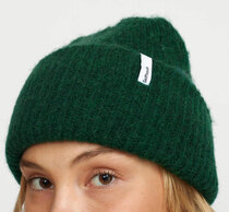 0 Fluffy Beanie green